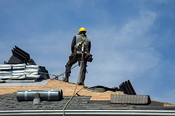Professional Roofing technician working in Elma, WA
